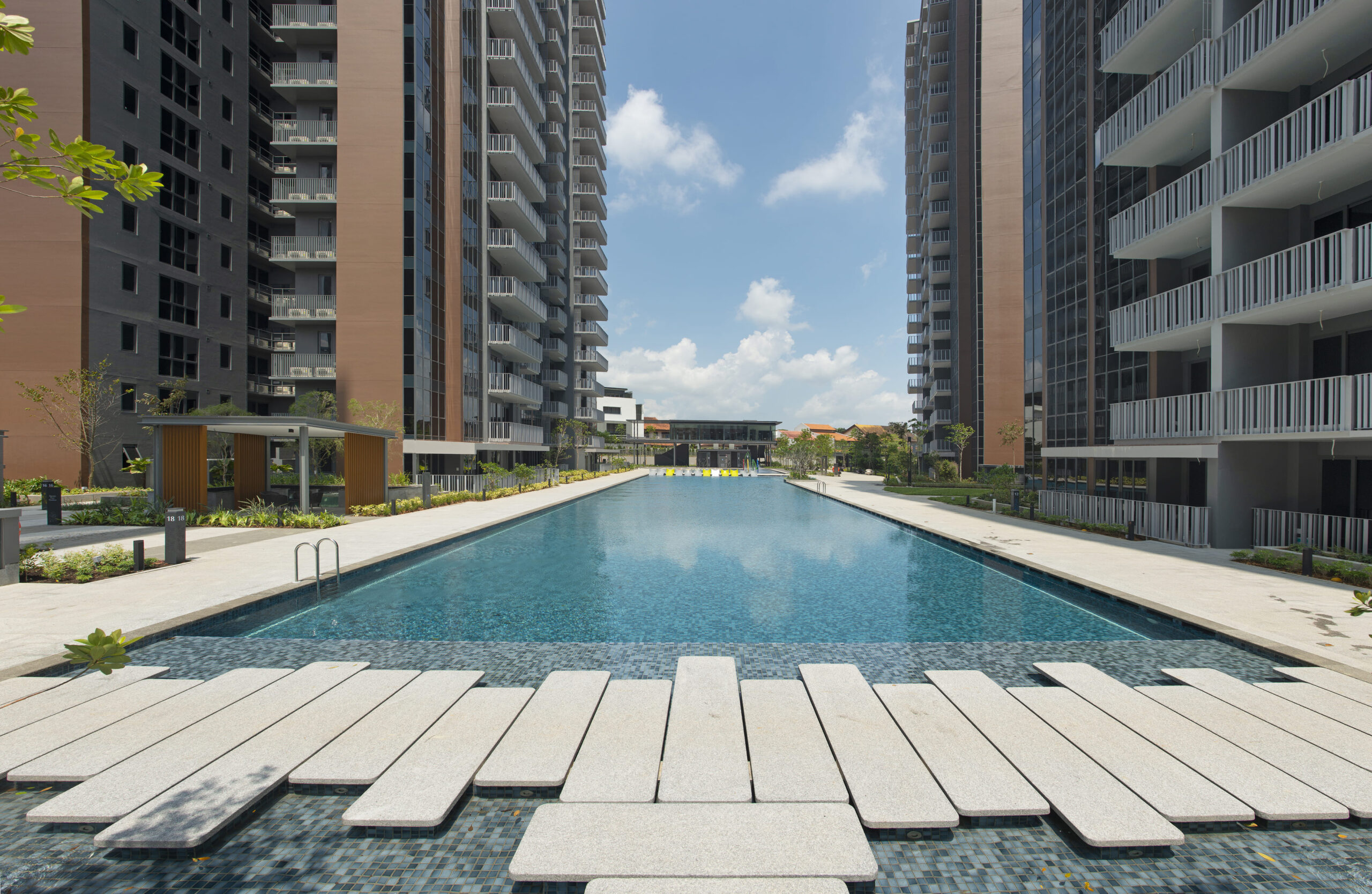 ParcBotannia_lap pool day